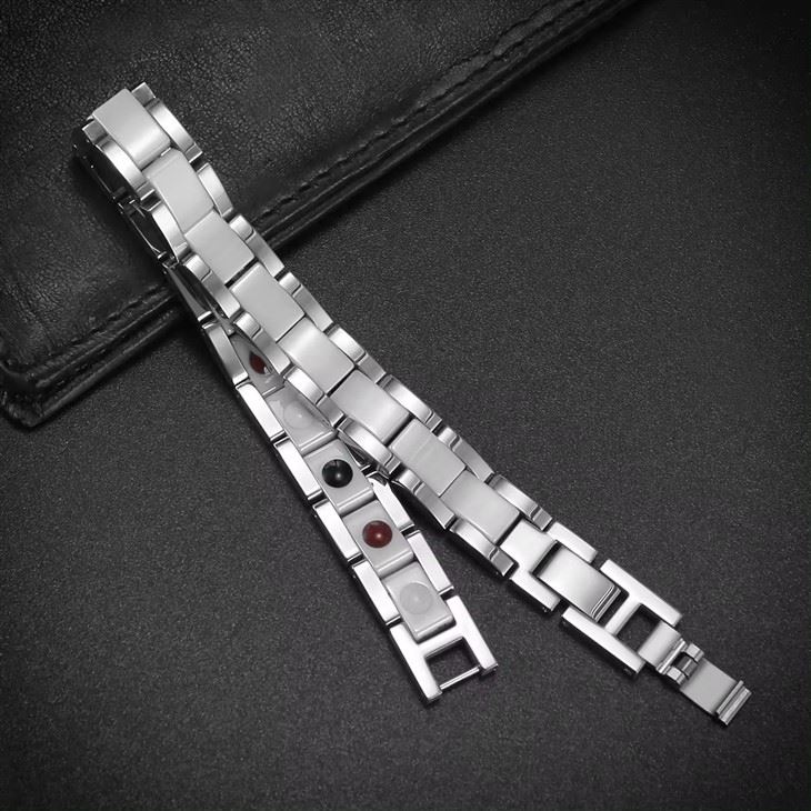Japanese Blood Pressure White And Black Ceramic Couple Magnetic Bracelet
